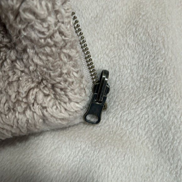 Sonoma women’s tan fuzzy jacket petite medium - Picture 8 of 8